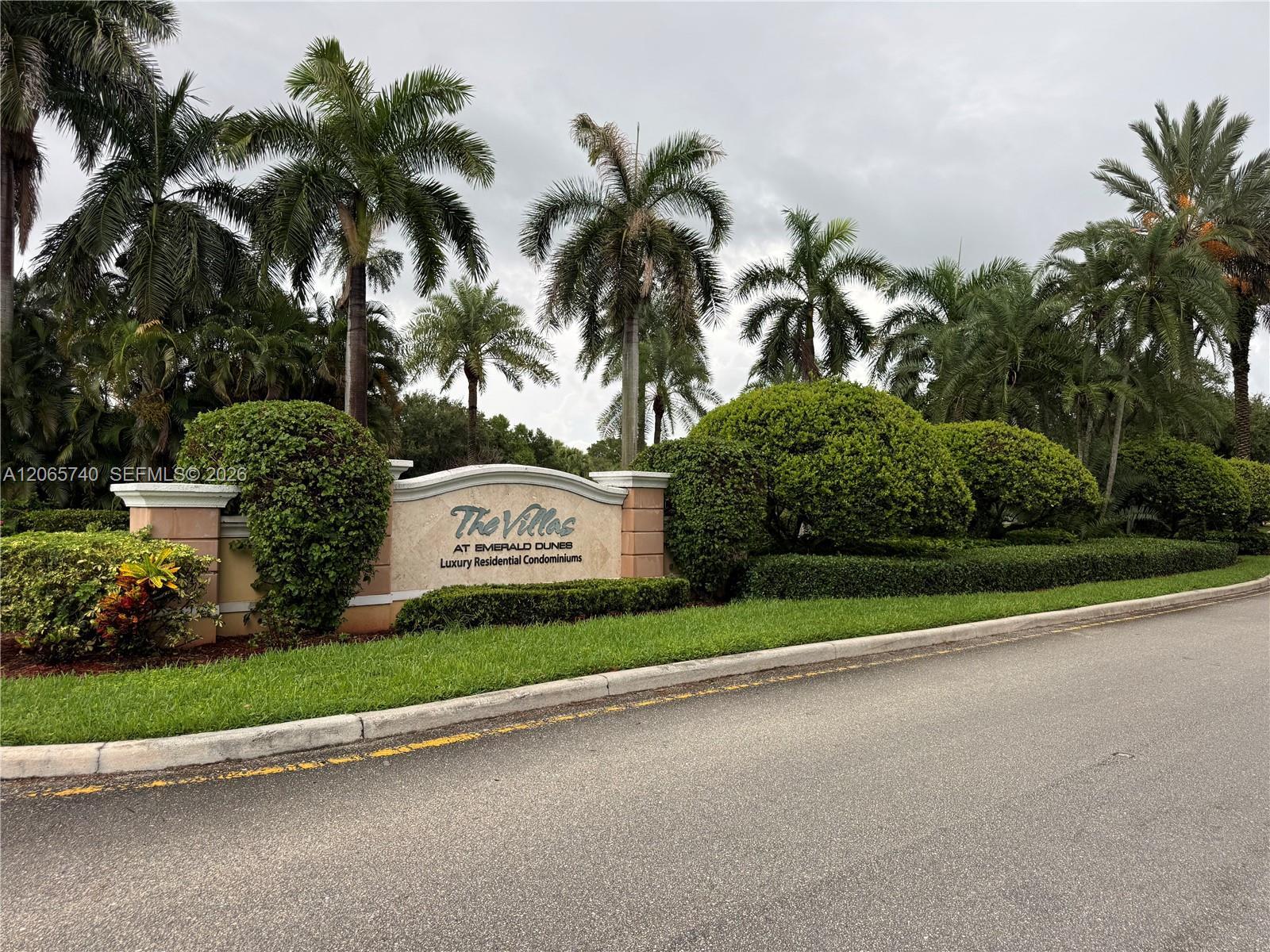 6482 Emerald Dunes Dr # 303, West Palm Beach FL 33411