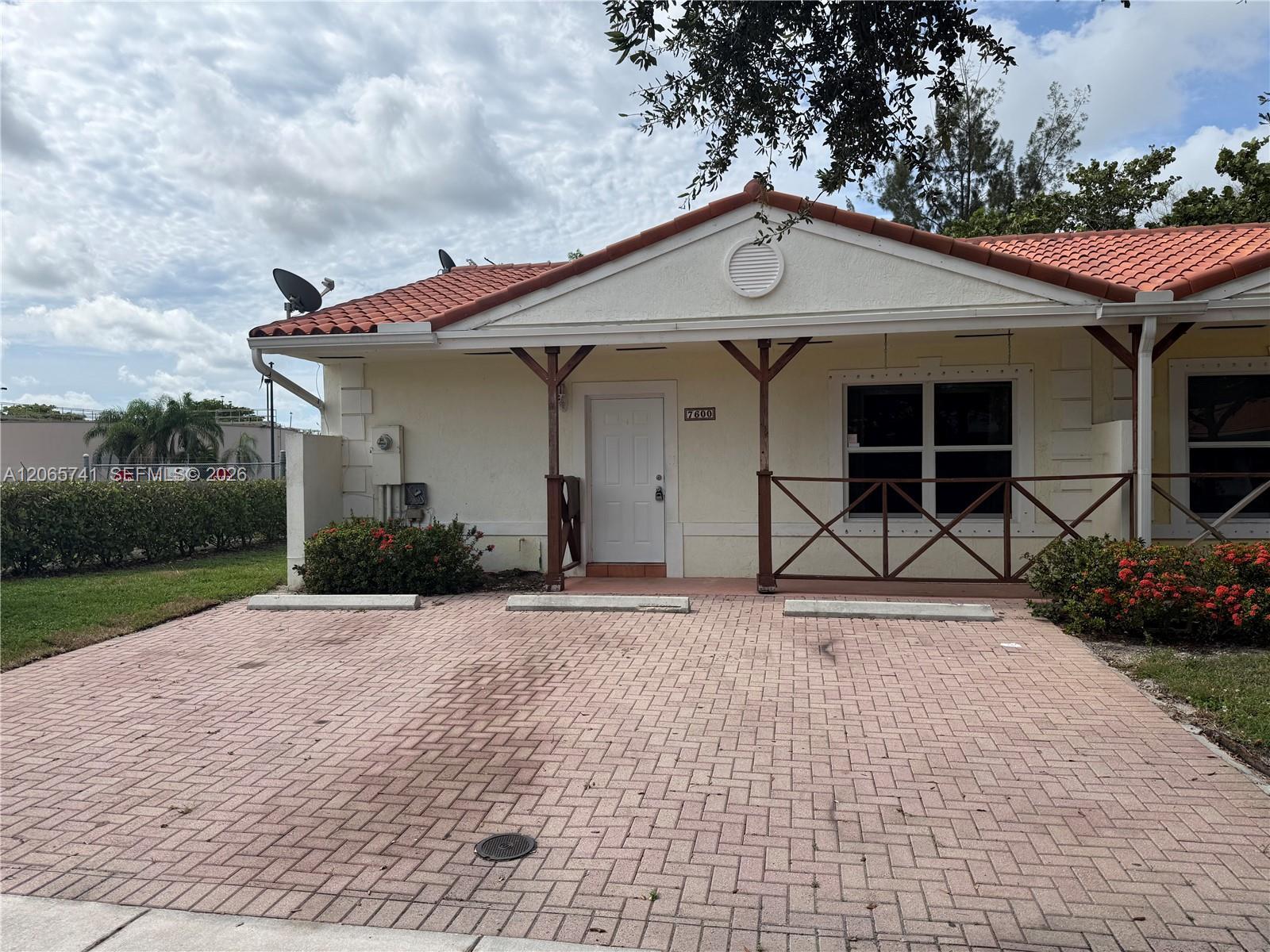 7600 NW 38th Ct # 16, Davie FL 33024
