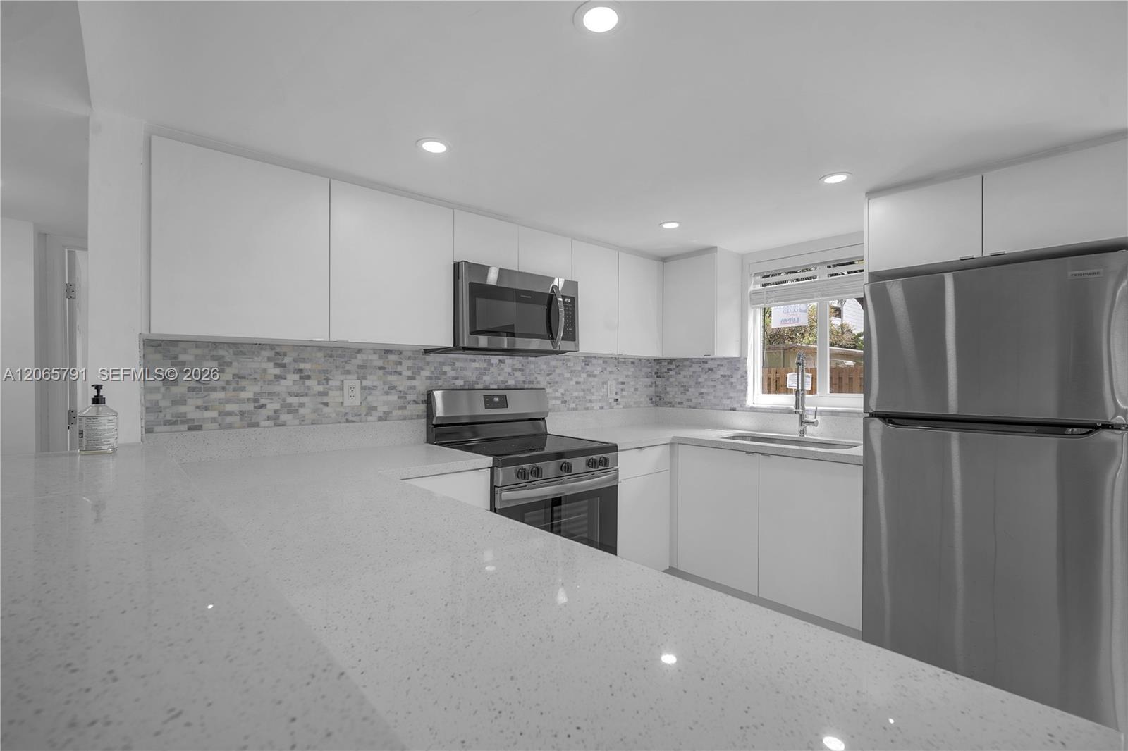 414 SE 14th St # 3, Fort Lauderdale FL 33316