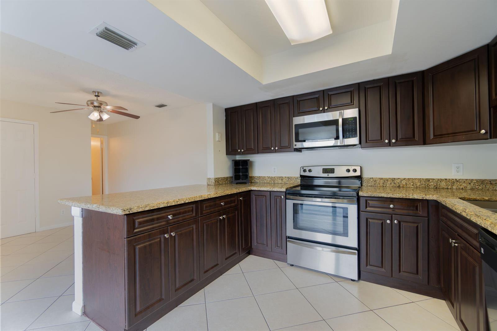 1530 Shaker Circle, Wellington FL 33414