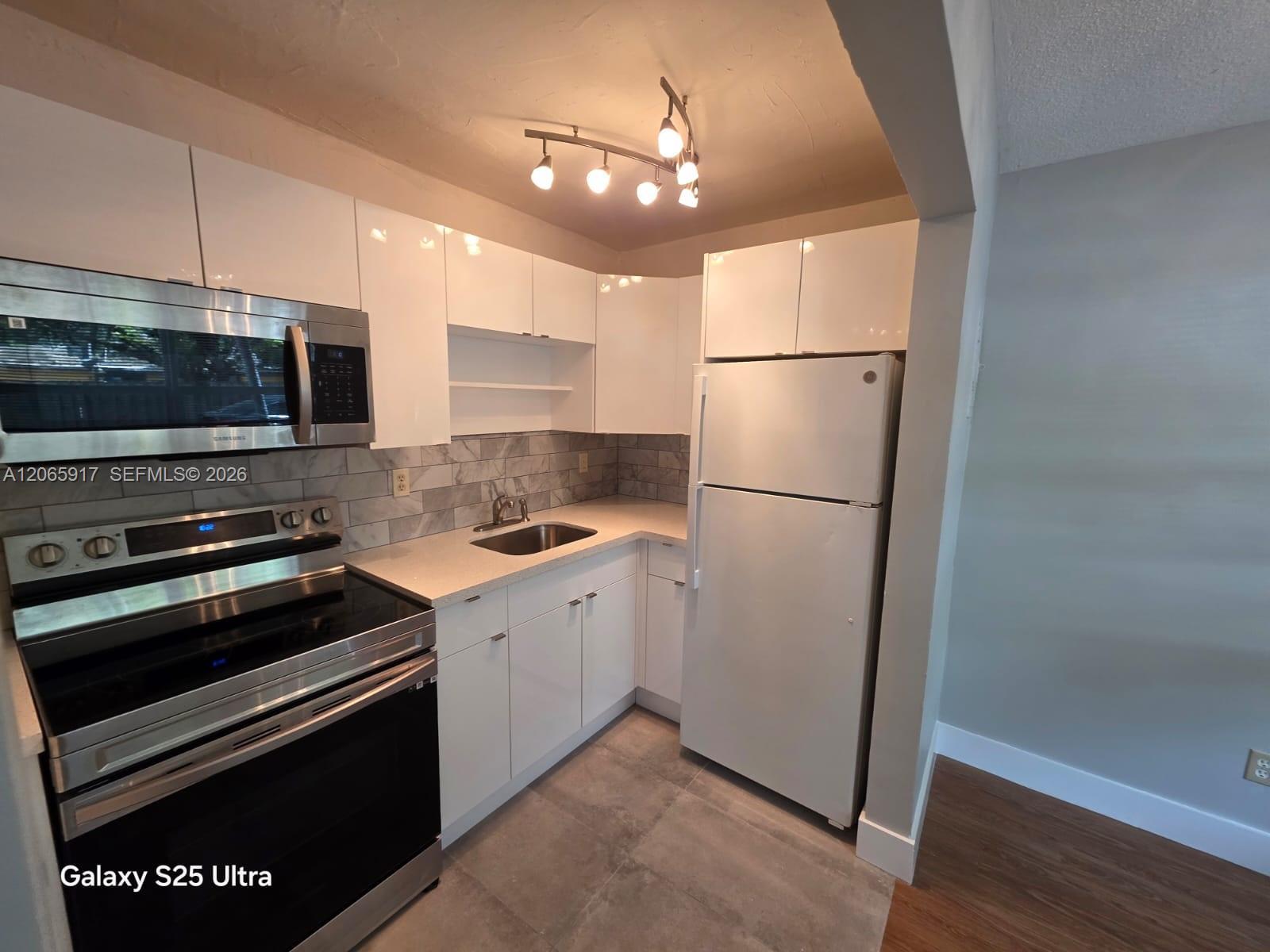 4732 SW 33rd Ave # 104, Dania Beach FL 33312