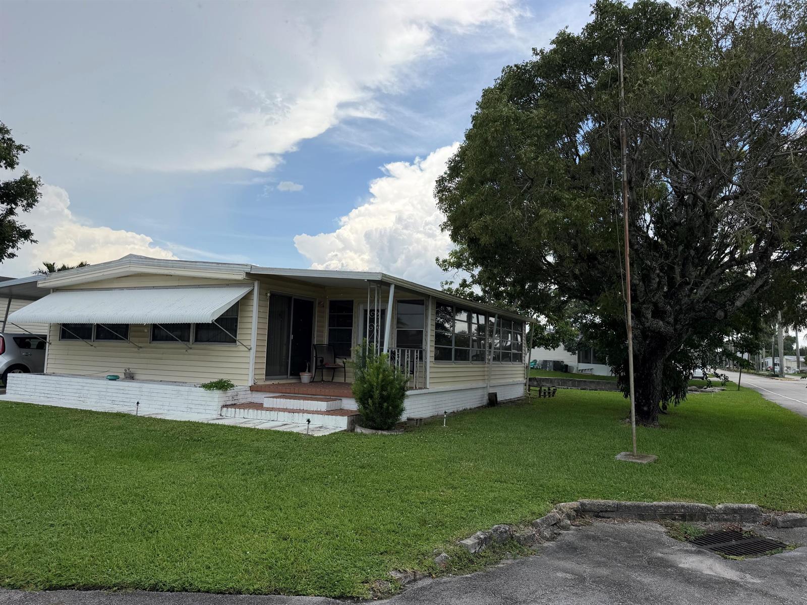 1801 SW 84TH Avenue, Davie FL 33324