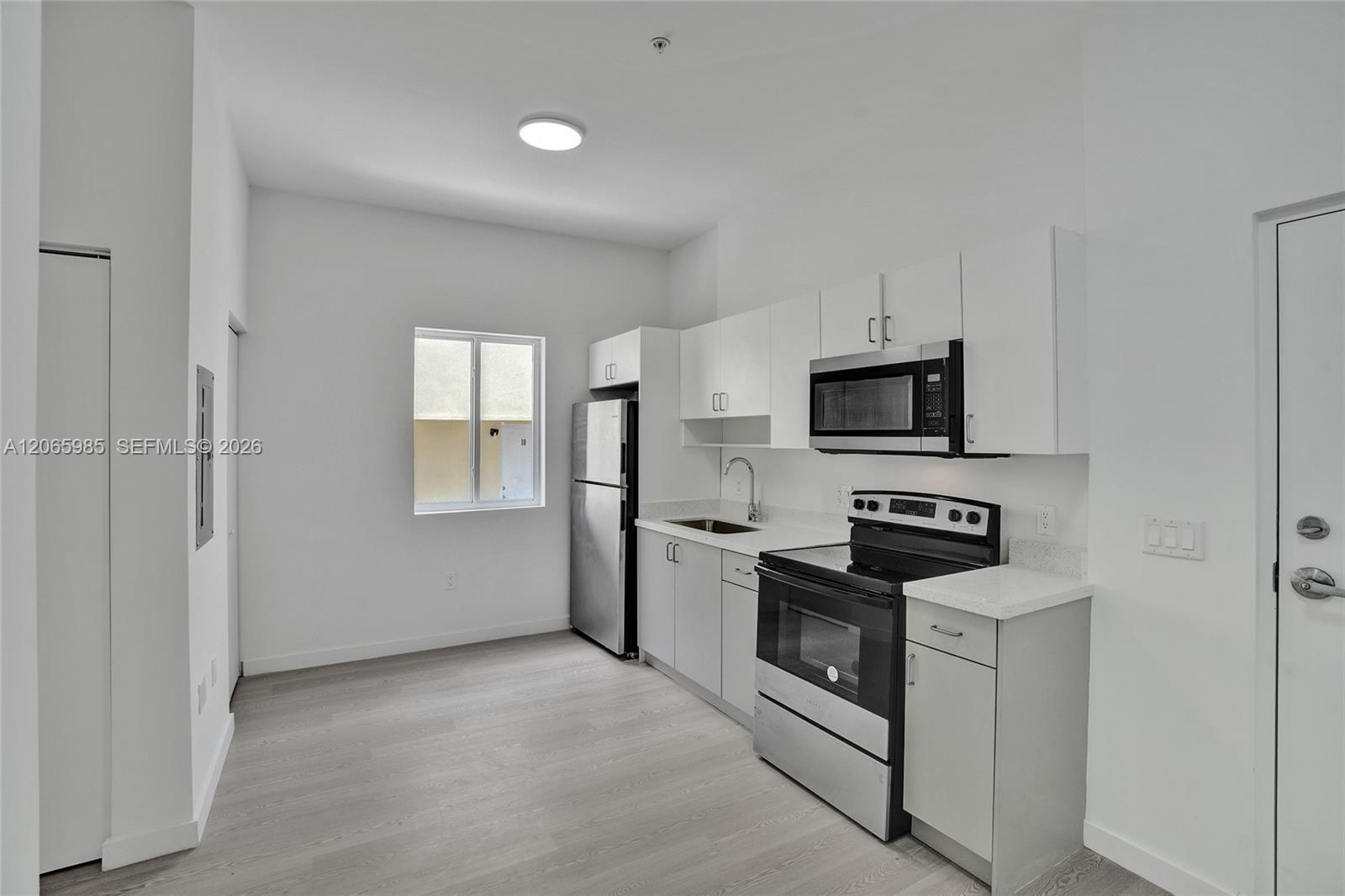 1567 NW 1st St # 14, Miami FL 33125