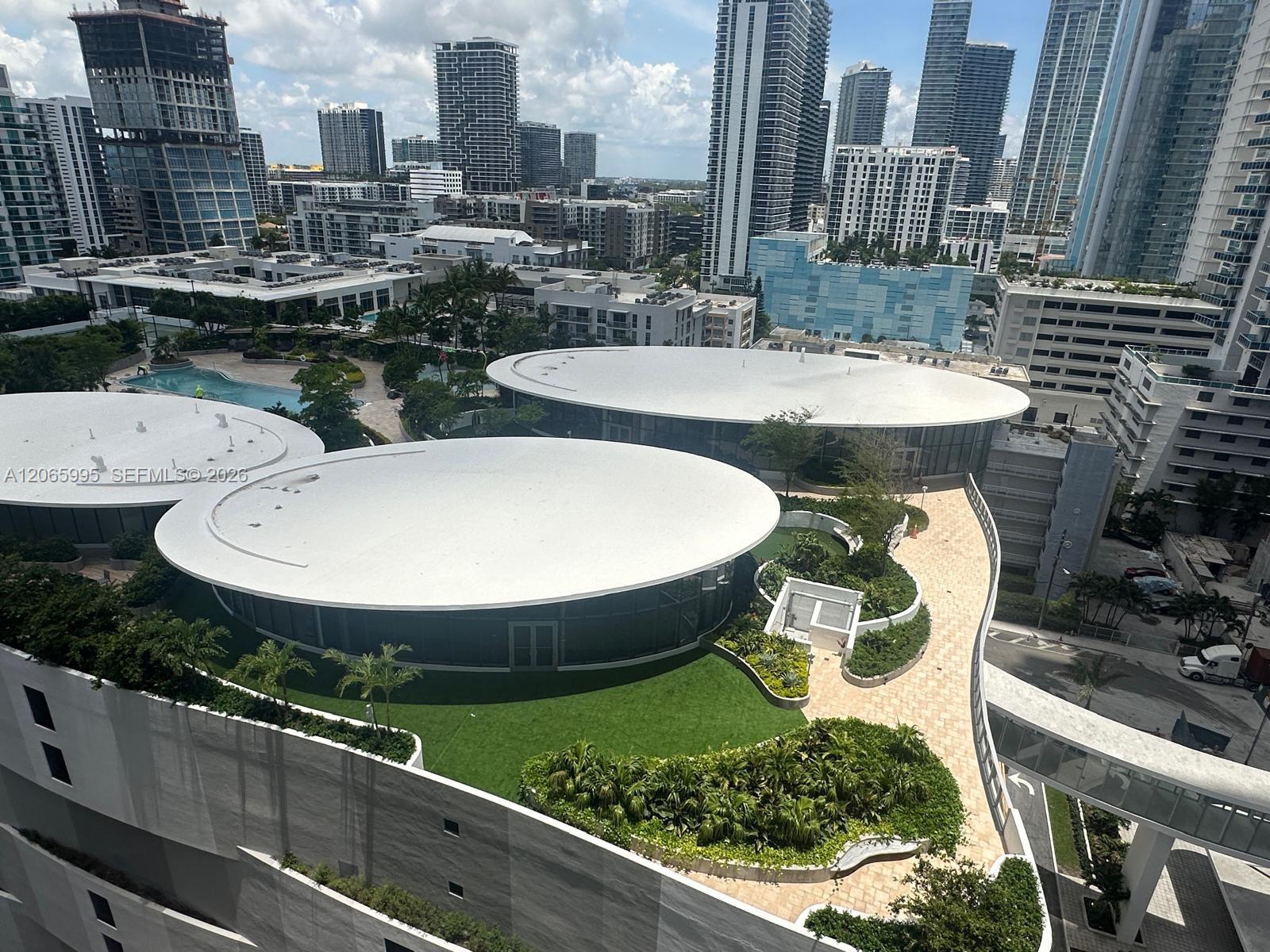 601 NE 23rd St, Miami FL 33137