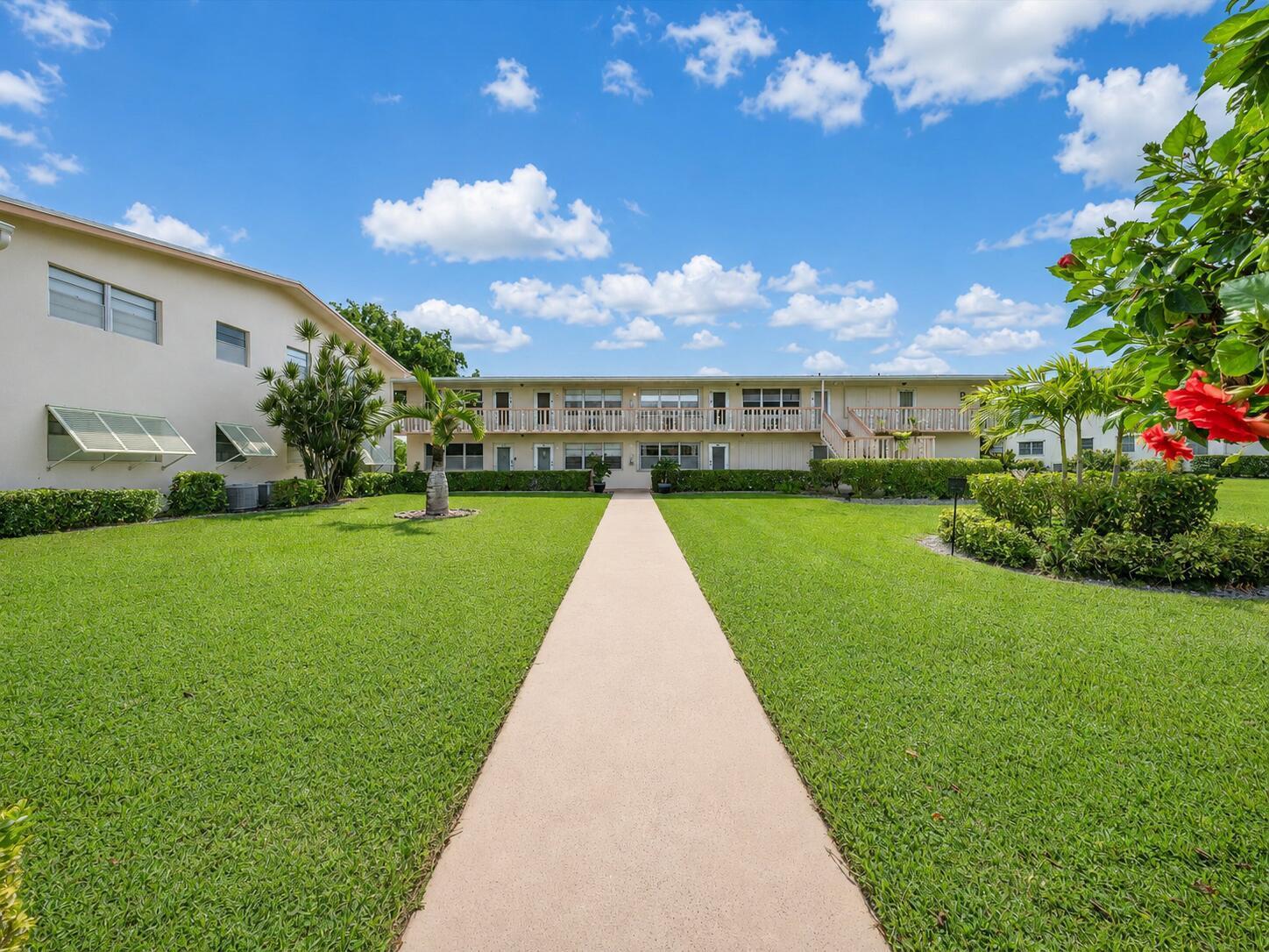43 BERKSHIRE B, West Palm Beach FL 33417
