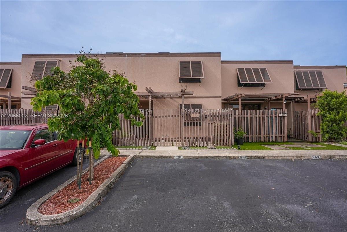 12316 NW 11th Ct, Pembroke Pines FL 33026