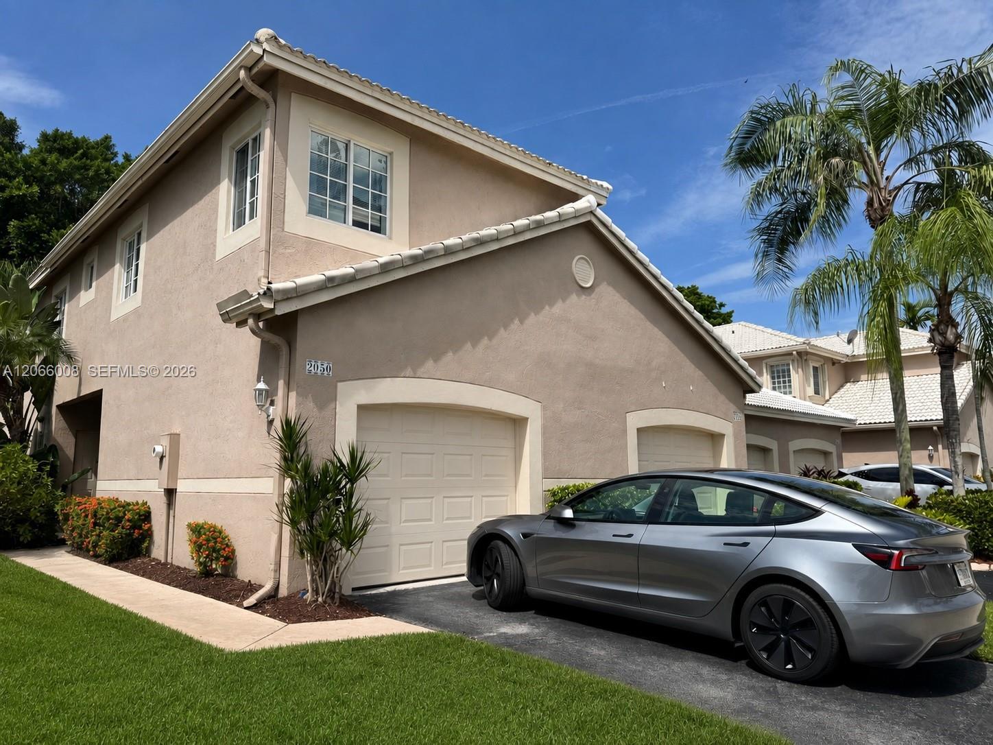 2050 Madeira Dr, Weston FL 33327