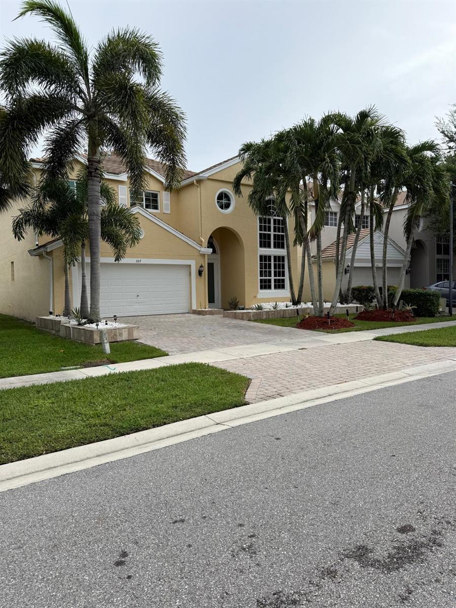 307 BERENGER Walk, Royal Palm Beach FL 33414
