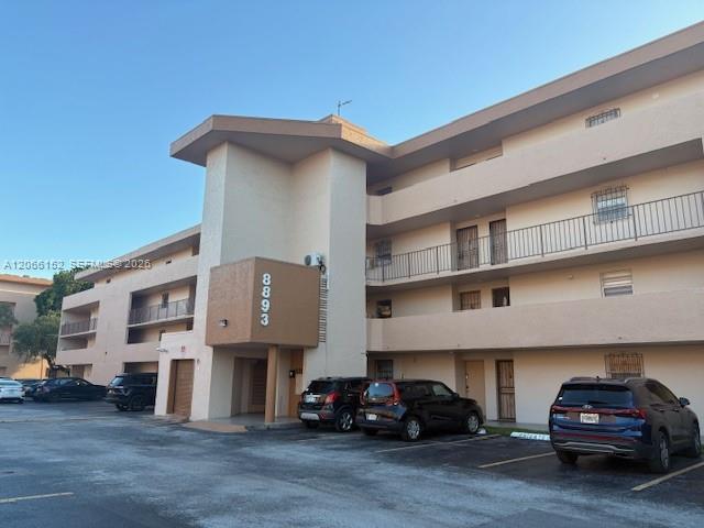 8893 Fontainebleau Blvd # 304, Miami FL 33172