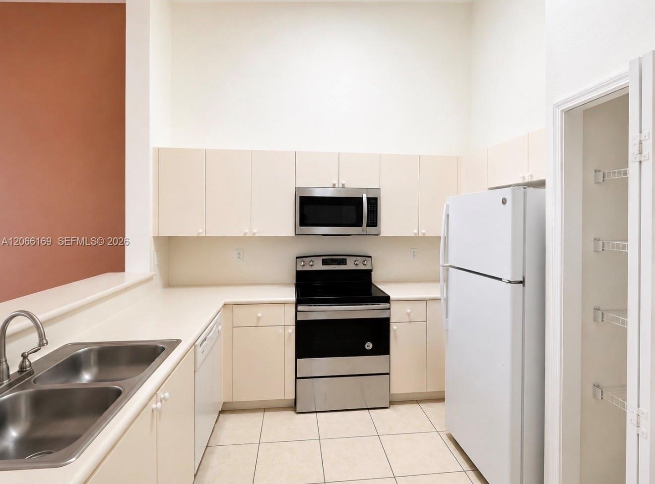 2811 SE 17th Ave # 206, Homestead FL 33035