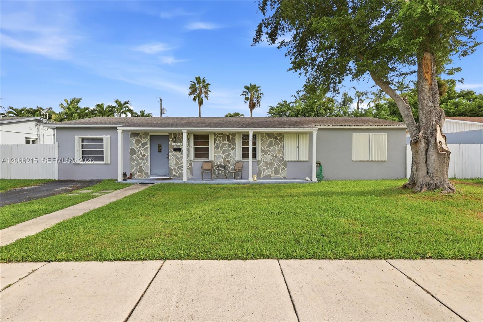 10235 Pan American Dr, Cutler Bay FL 33189