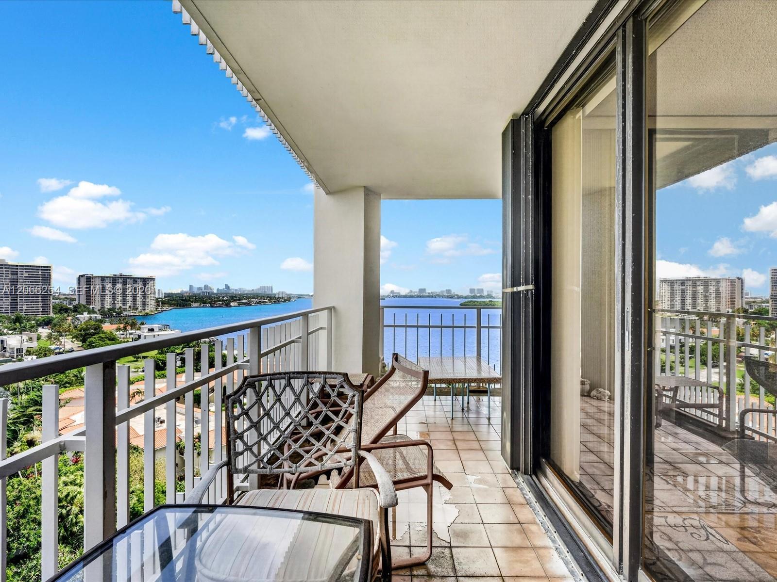 4000 Towerside Ter # 1407, Miami FL 33138