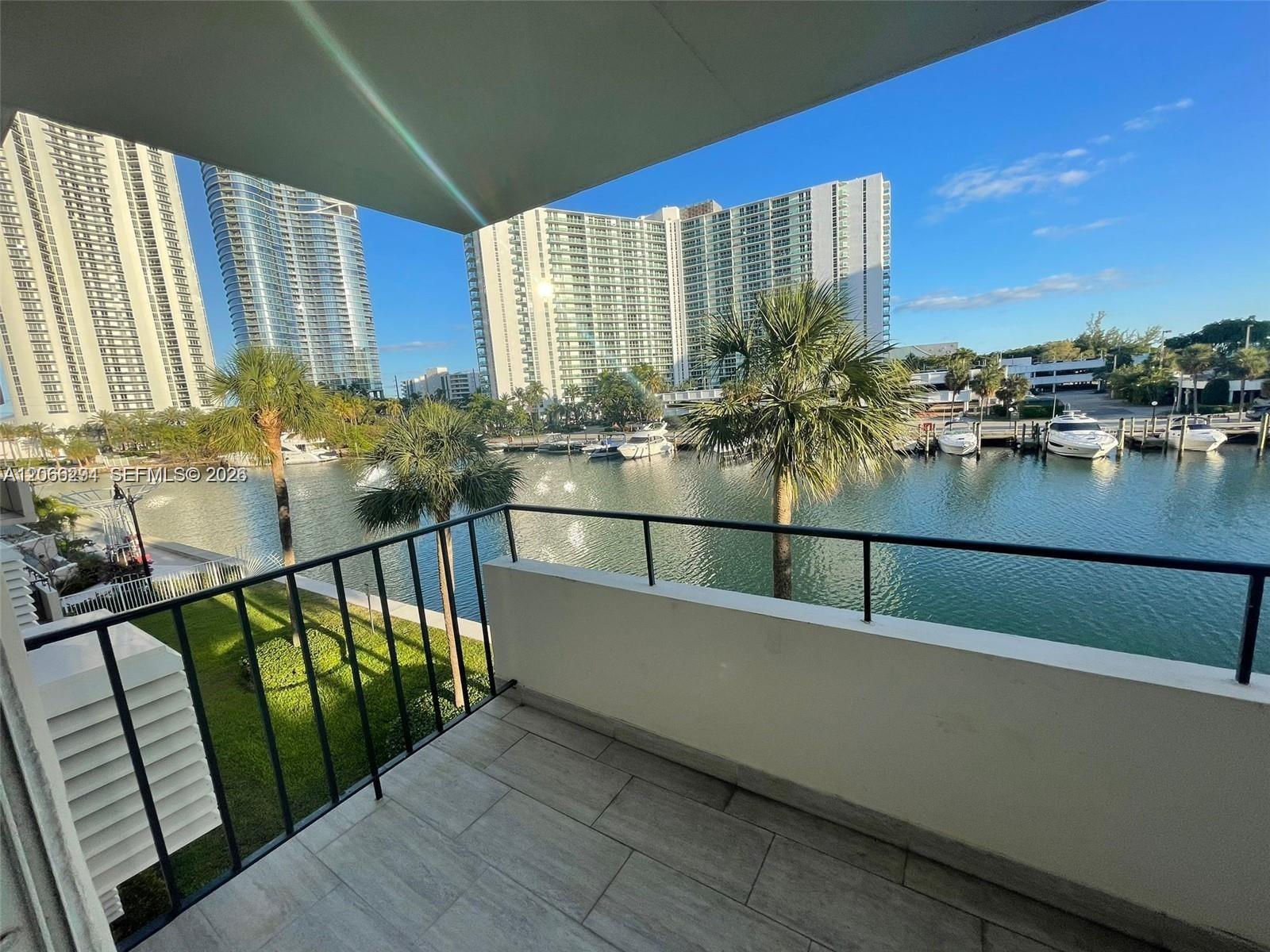 220 Kings Point Dr # 303, Sunny Isles Beach FL 33160