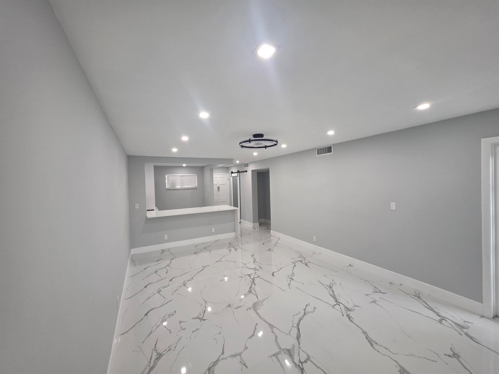 2682 S GARDEN Drive S # 107, Lake Worth FL 33461