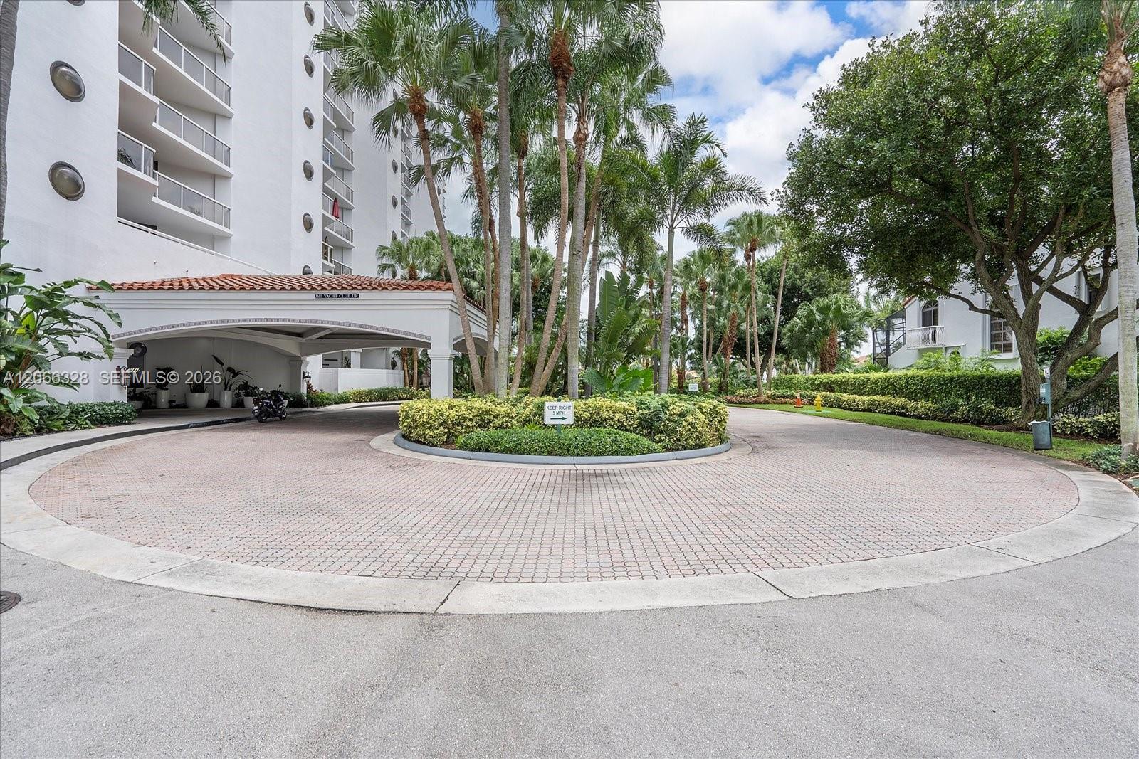 3610 Yacht Club Dr # 1114, Aventura FL 33180