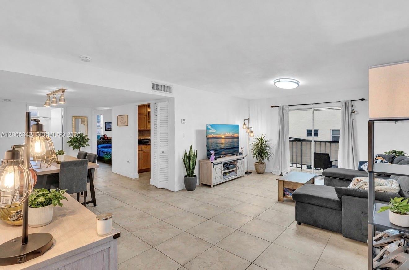 1236 Alton Rd # 304, Miami Beach FL 33139