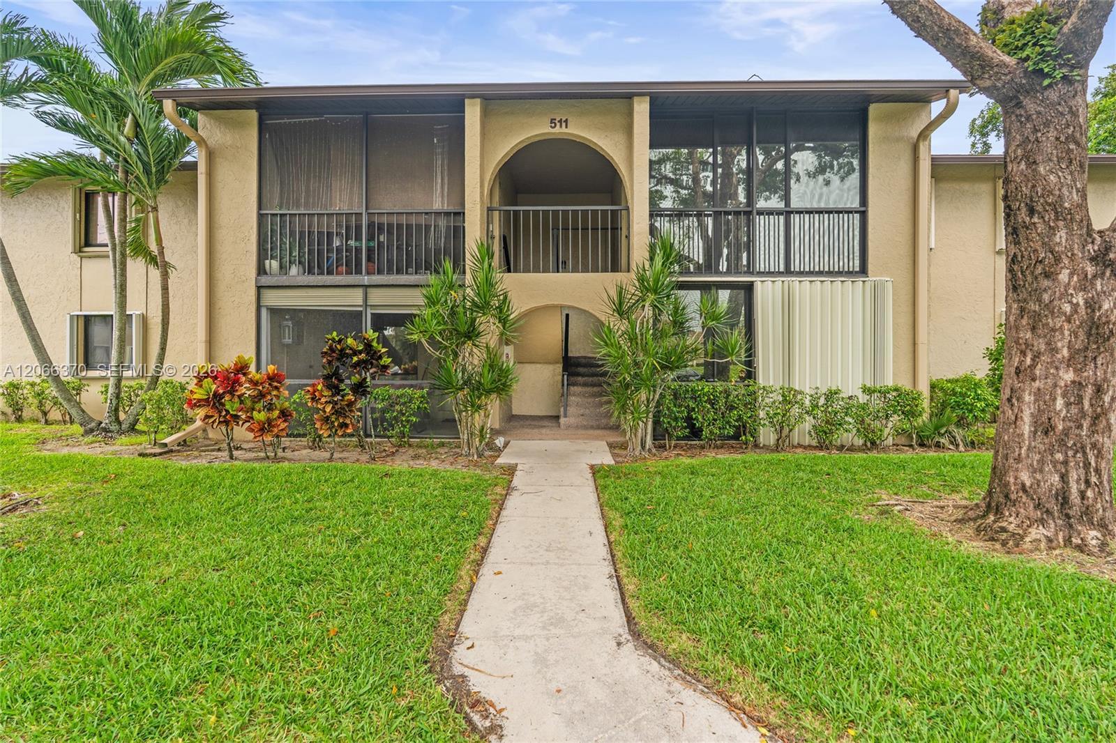 511 Shady Pine Way # D1, Green Acres FL 33415