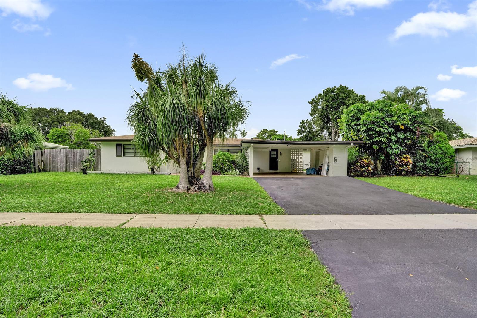885 Azalea Court, Plantation FL 33317