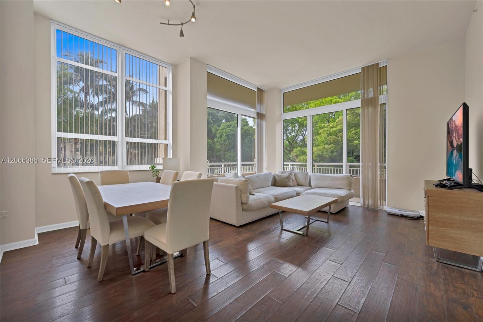19501 W Country Club Dr # 208, Aventura FL 33180