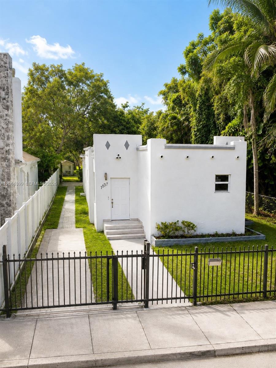 7537 NW 3rd Ave # 1, Miami FL 33150