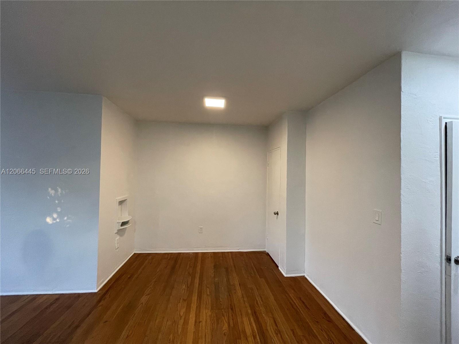 1000 Biarritz Dr # 3, Miami Beach FL 33141