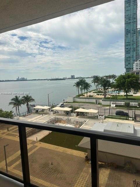 Miami, FL