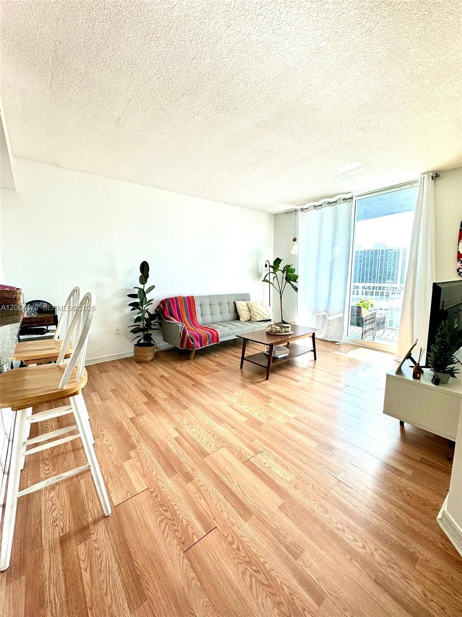 275 NE 18th St # 2004, Miami FL 33132