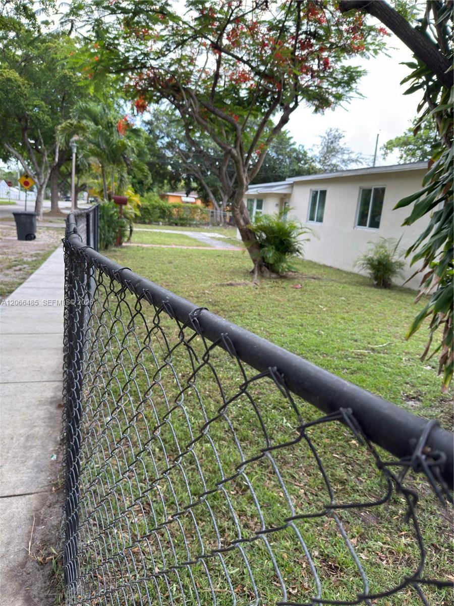 12780 NW 16th Ave, North Miami FL 33167