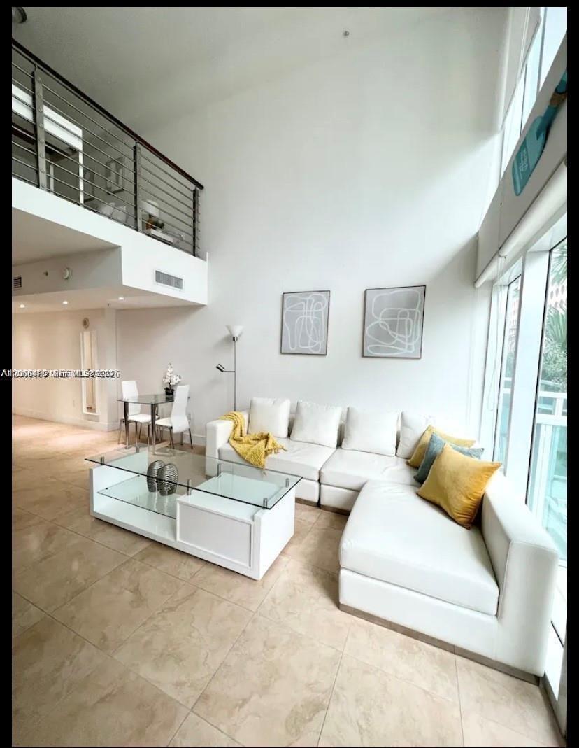 41 SE 5th St # 414, Miami FL 33131