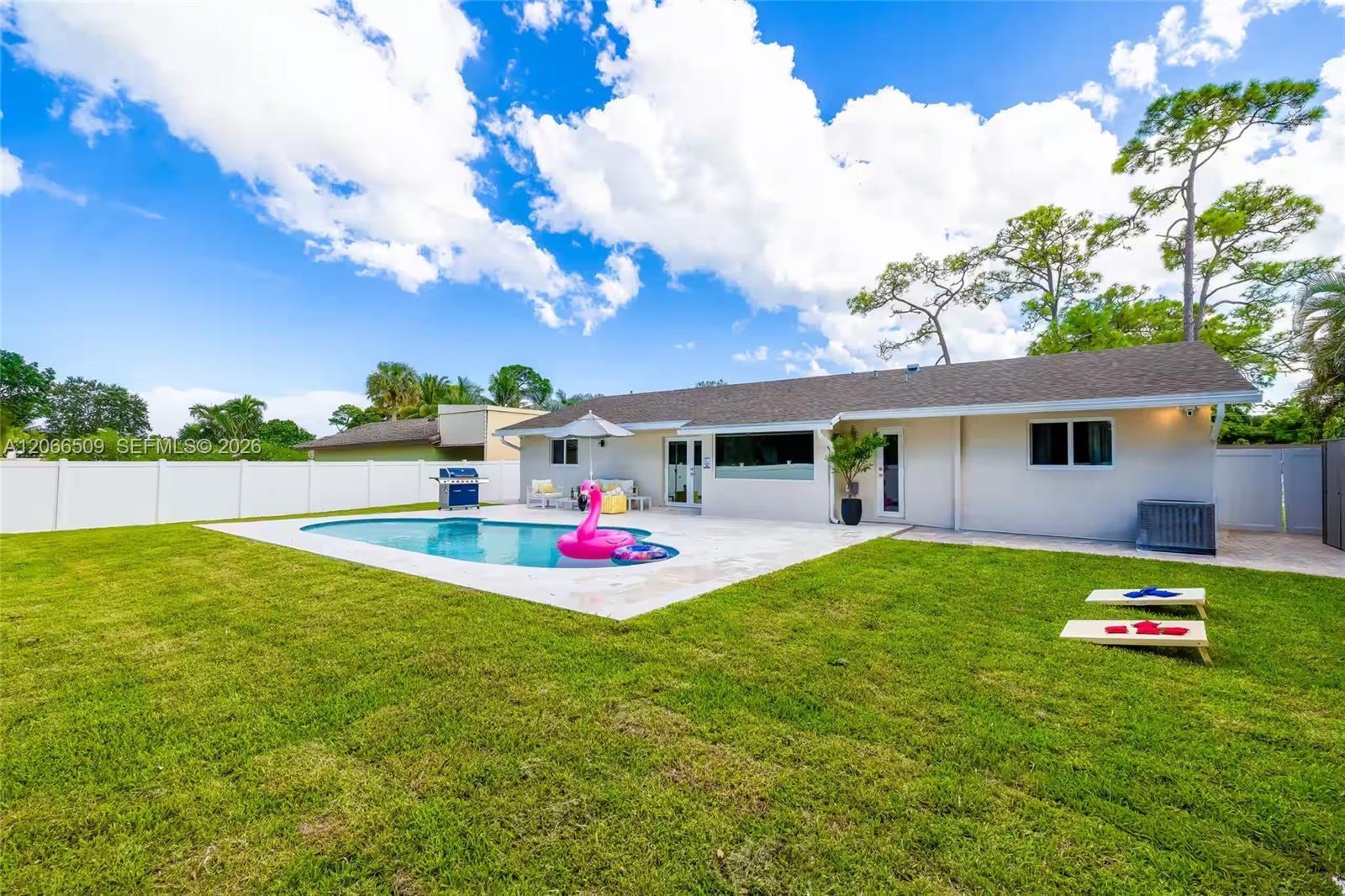 4899 Canal Dr, Lake Worth FL 33463