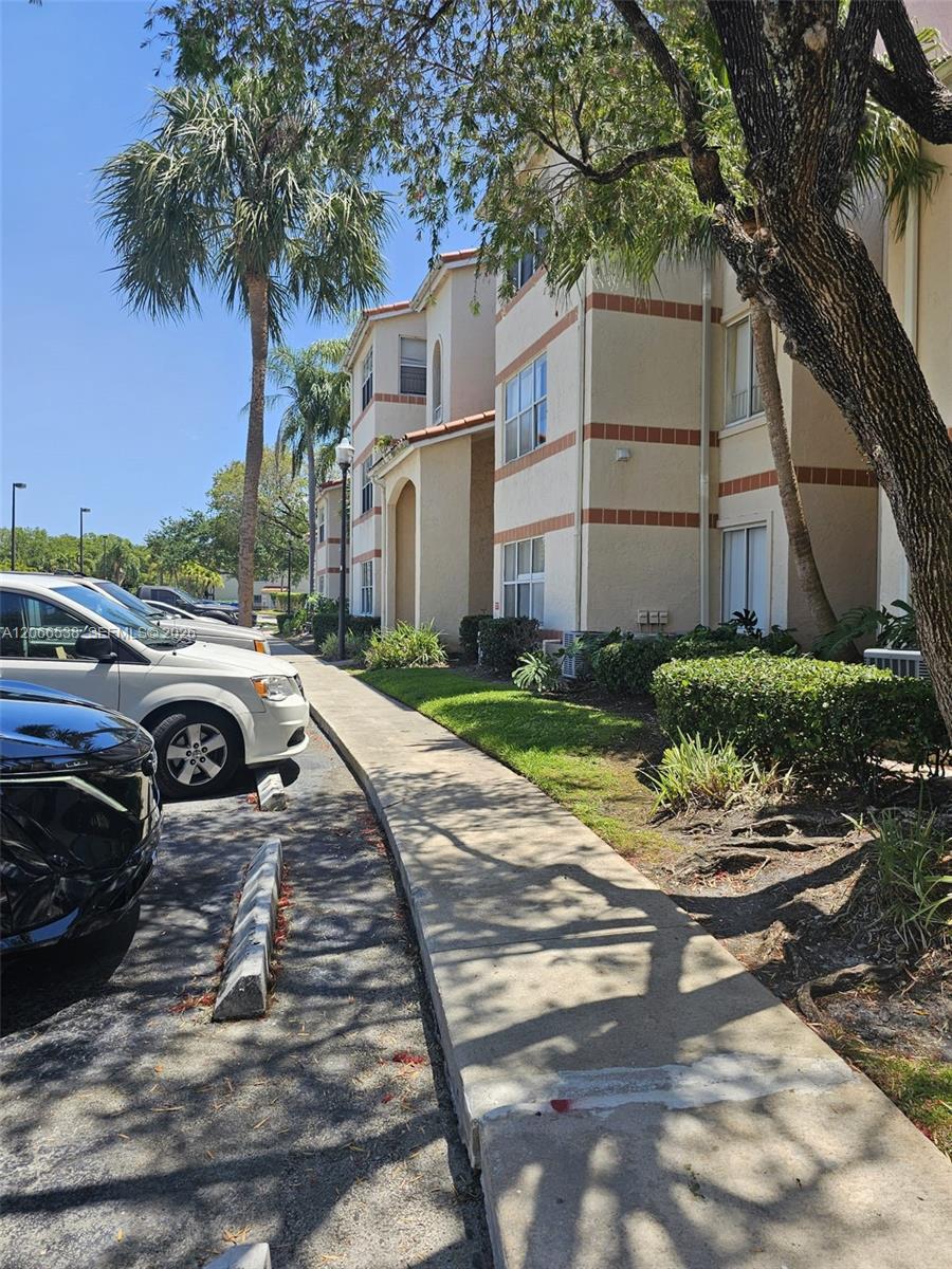 3470 N Pinewalk Dr N # 221, Margate FL 33063