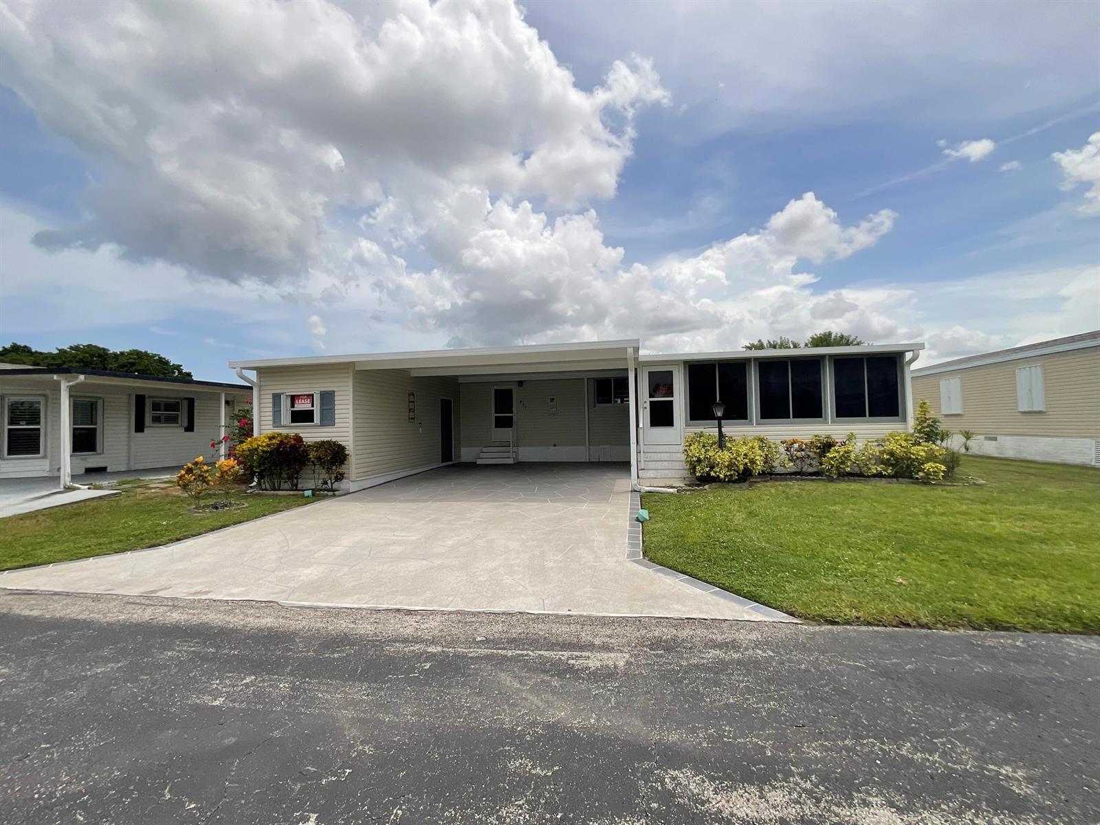 827 Sunglow Street, Boynton Beach FL 33436