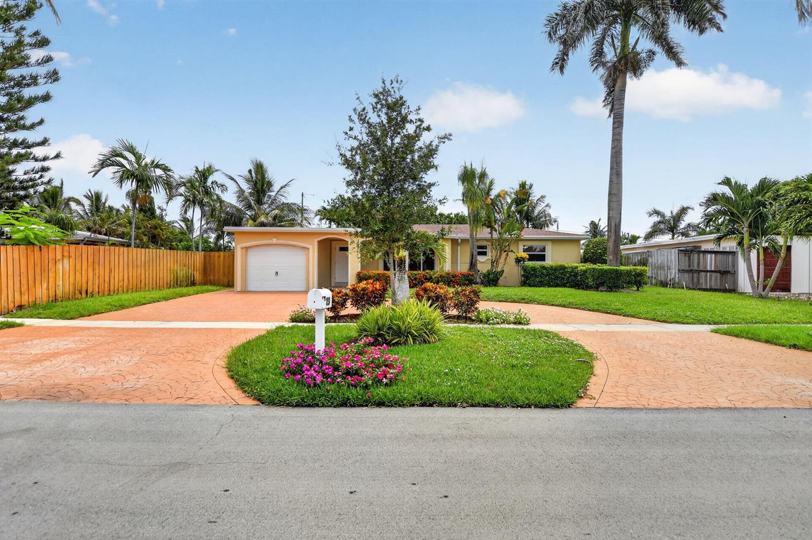 2250 NE 4TH Court, Boca Raton FL 33431