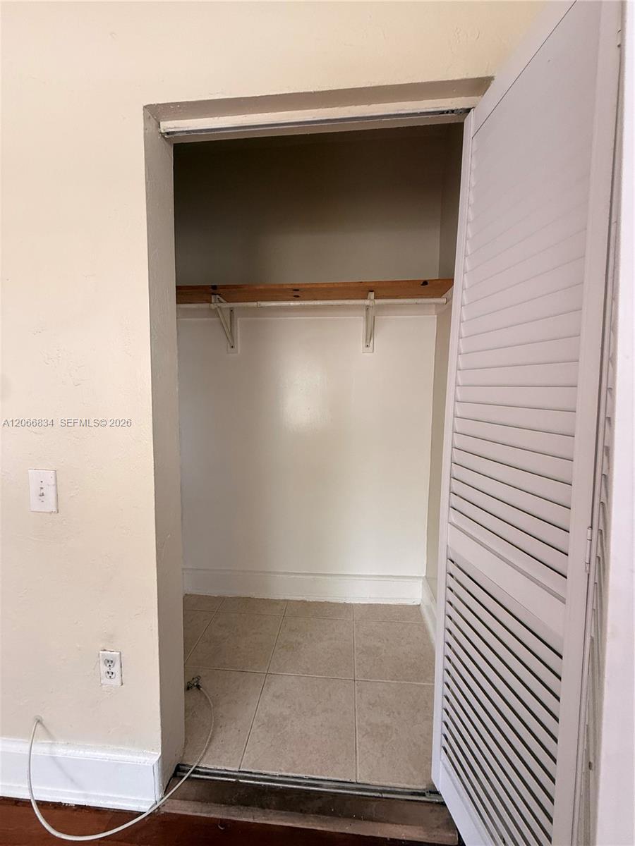 670 W 46th St # 5, Miami Beach FL 33140