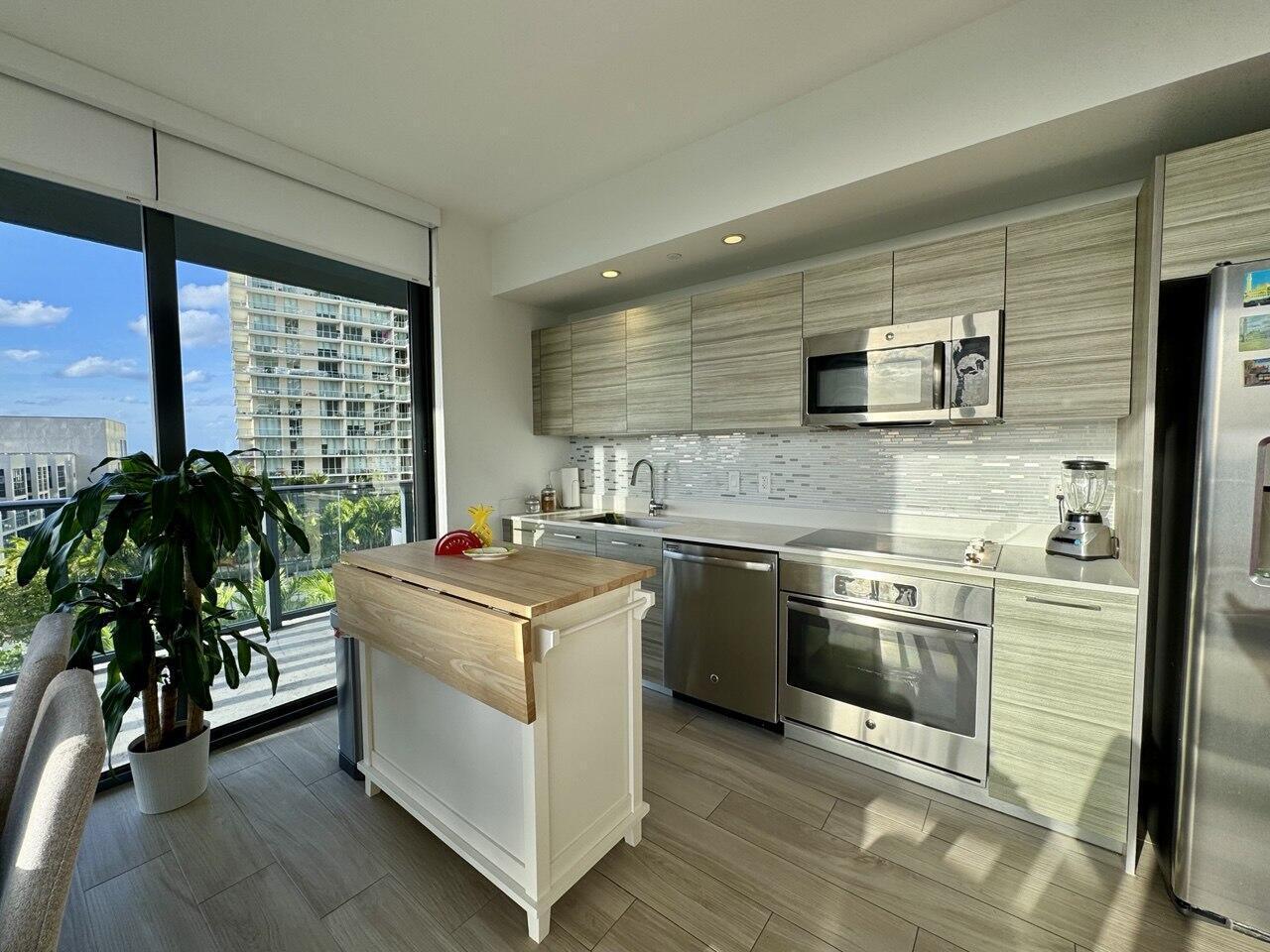 121 NE 34th Street # 1116, Miami FL 33137