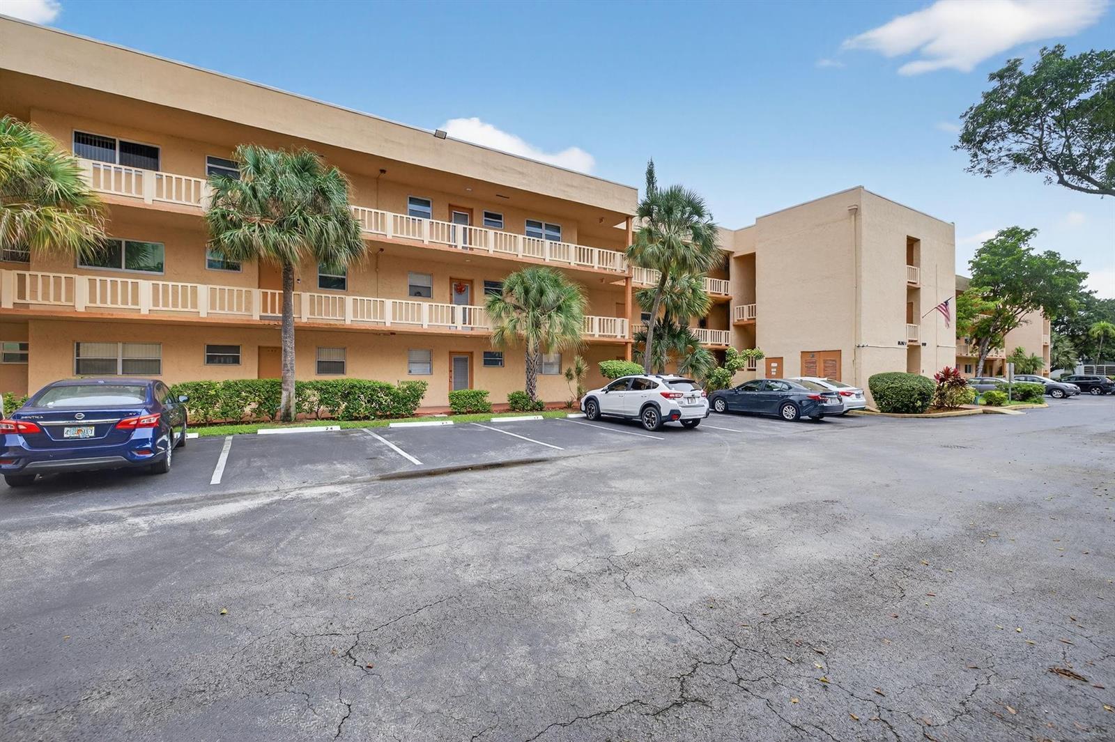 8400 LAGOS DE CAMPO Boulevard # 303, Tamarac FL 33321