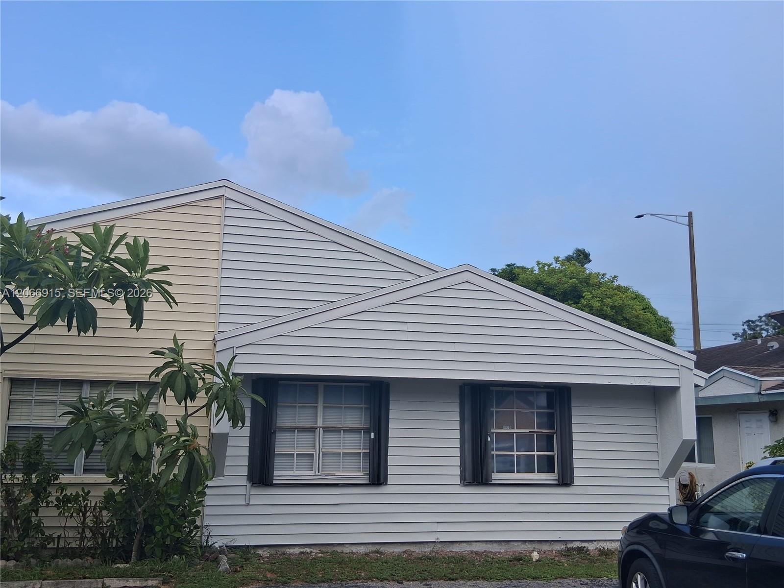 1234 SW 71st Ter, North Lauderdale FL 33068