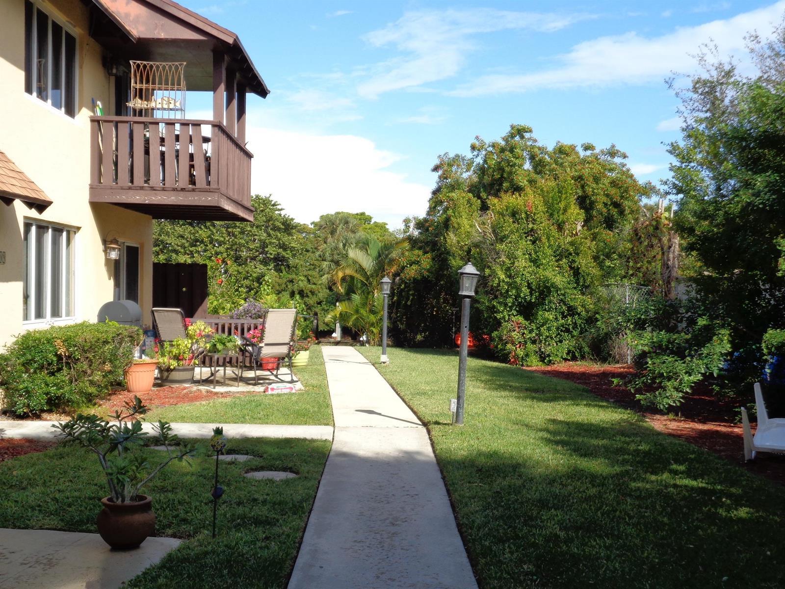312 SOUTHWIND Drive # 104, North Palm Beach FL 33408