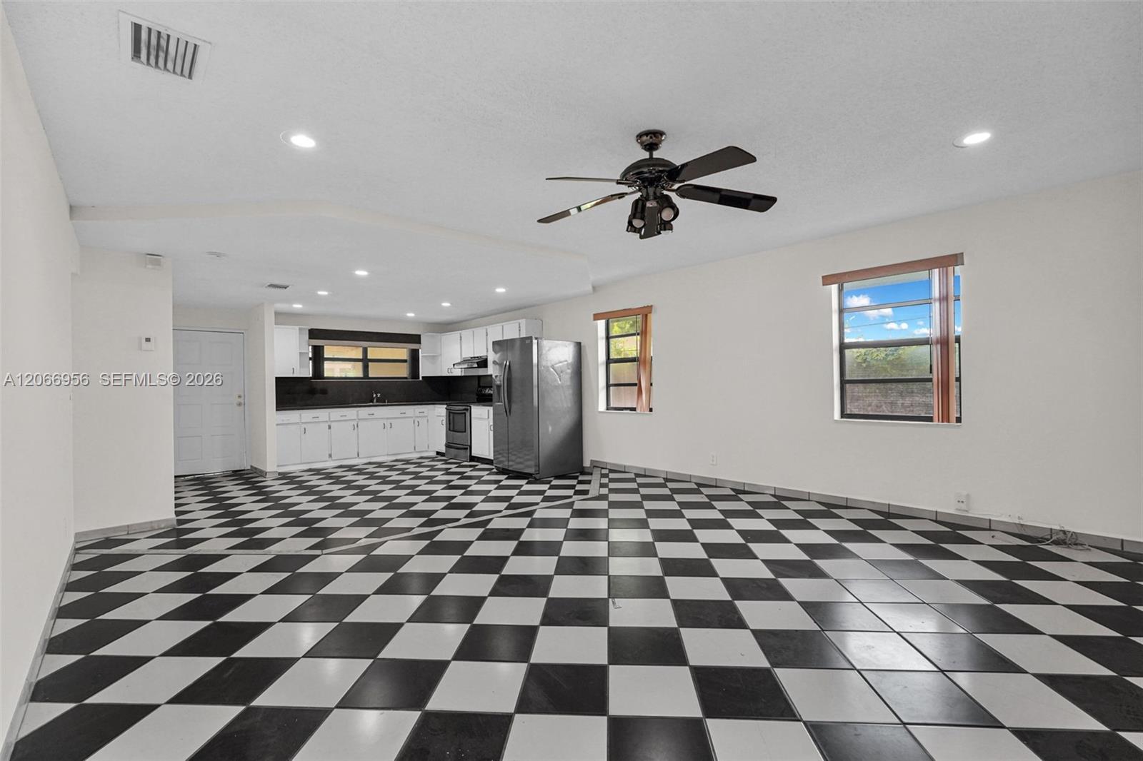 81 NW 41st St # 2, Miami FL 33127