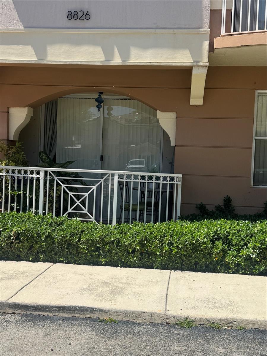 8826 W Flagler St # 115, Miami FL 33174