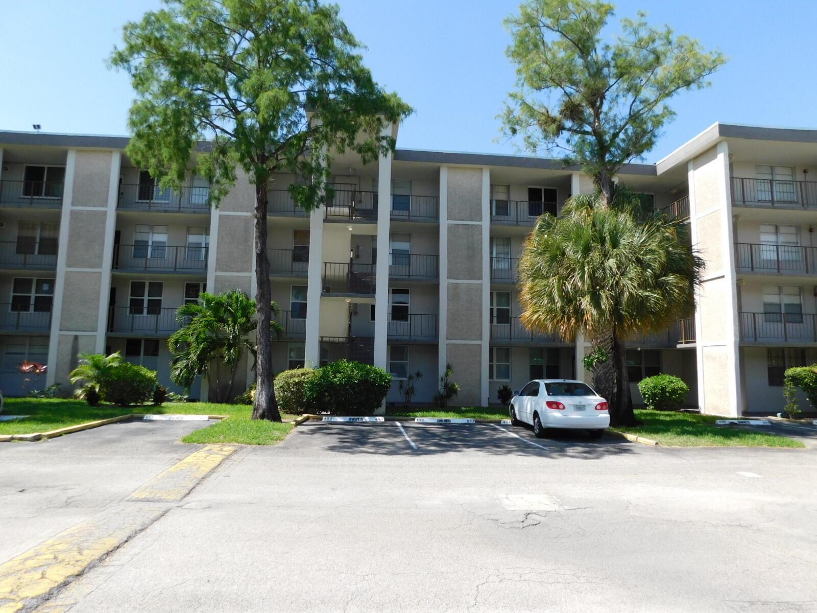 4851 NW 26TH Court # 443, Lauderdale Lakes FL 33313