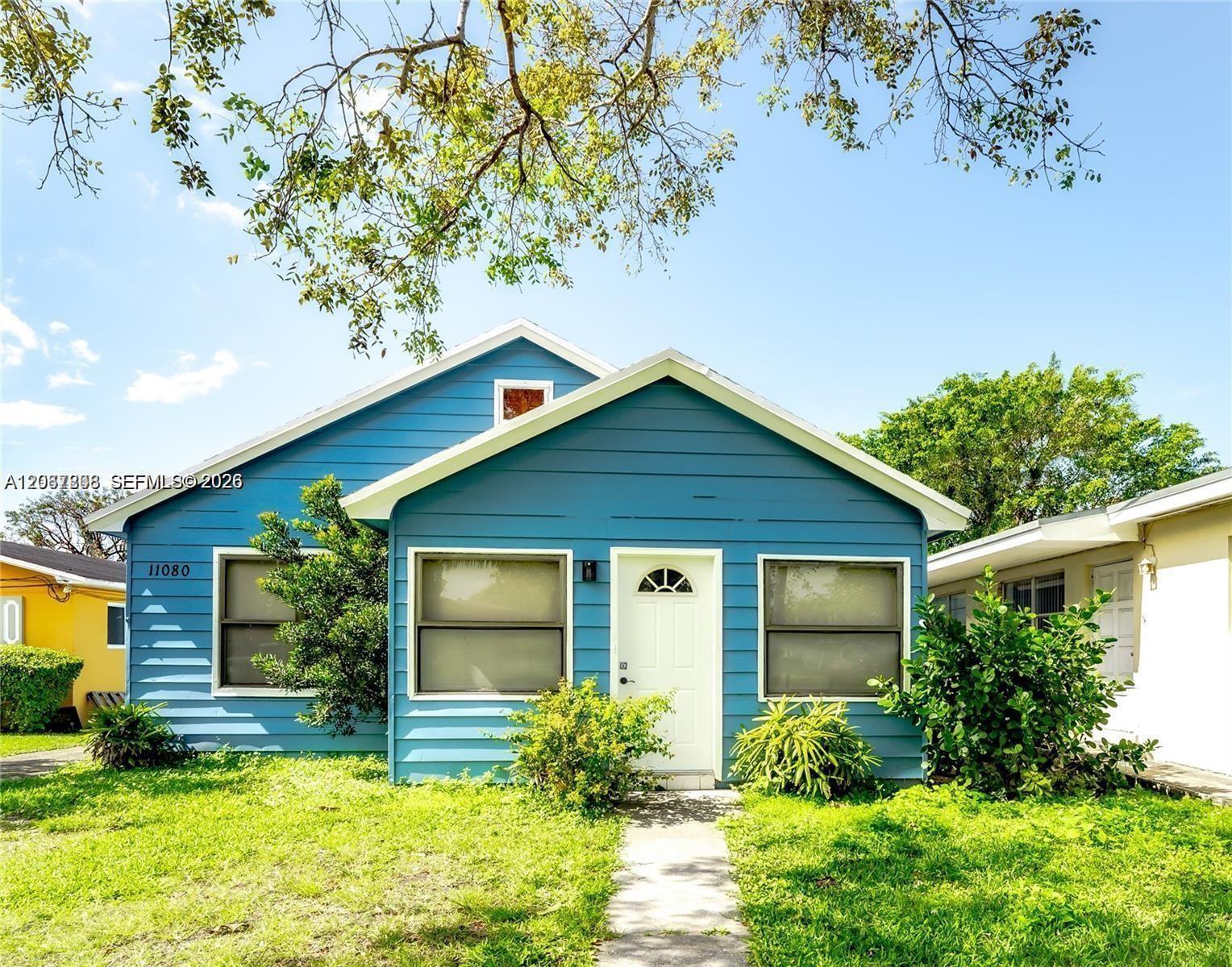 11080 Peachtree Dr, Miami FL 33161