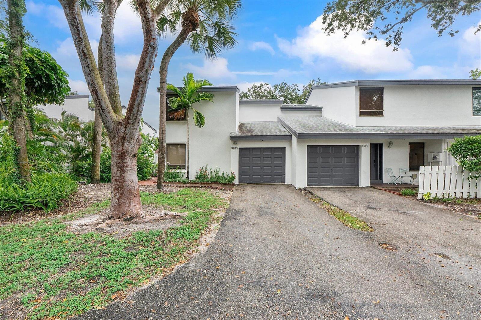 9897 Fairway Cove Lane, Plantation FL 33324