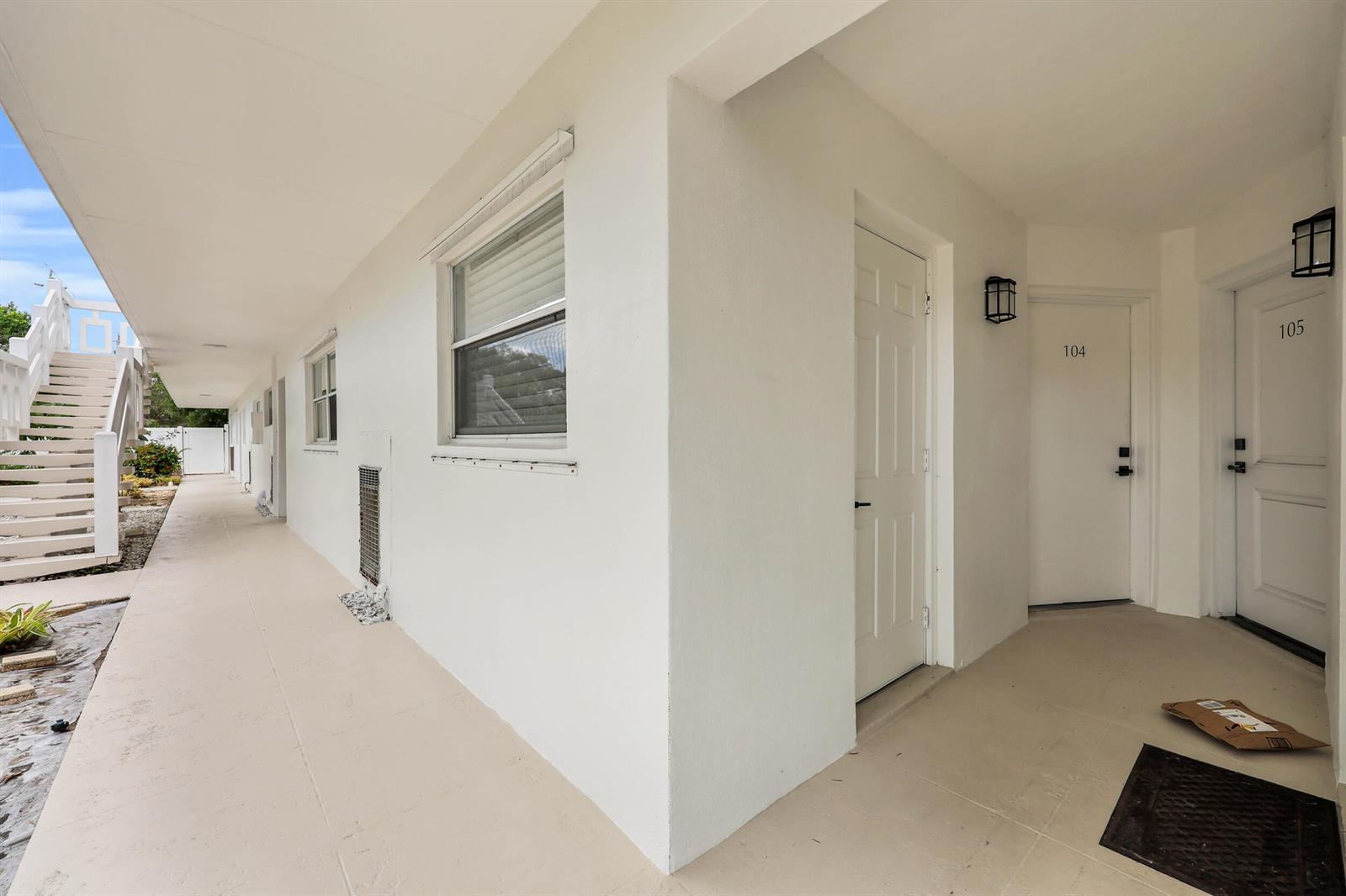 91 Willow Road # 104, Tequesta FL 33469