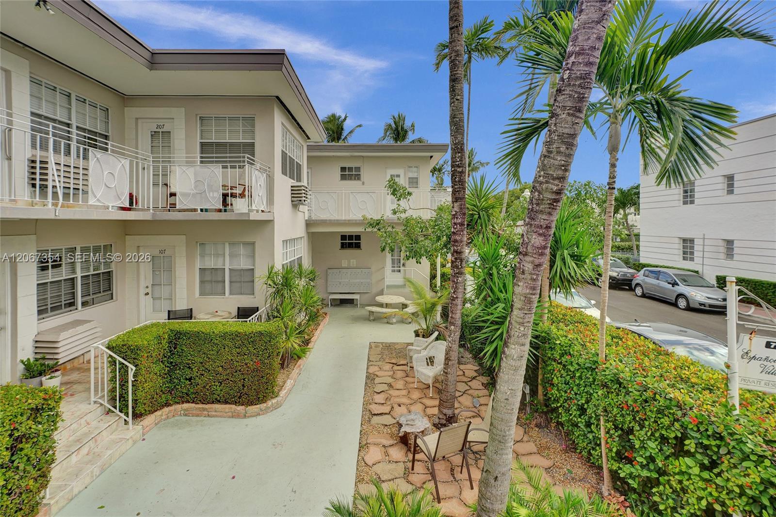 717 Espanola Way # 205, Miami Beach FL 33139