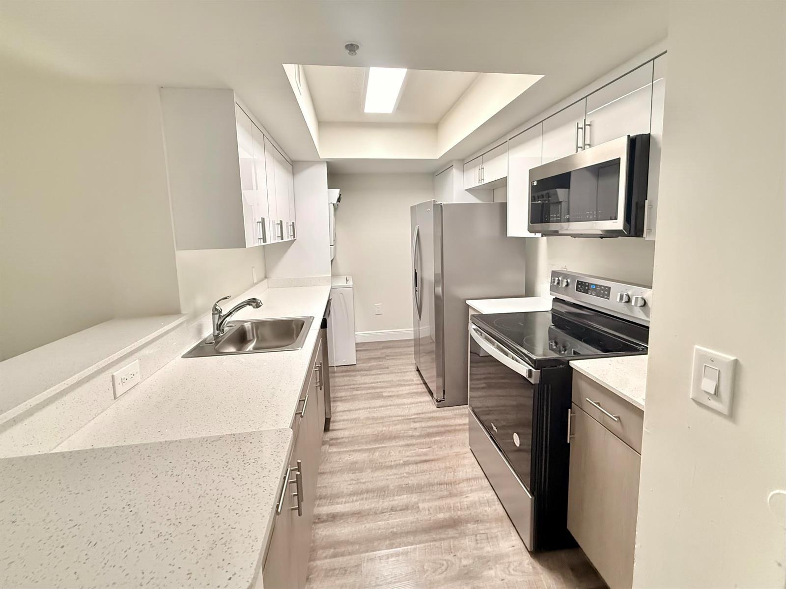 18335 NW 68 Avenue # 611, Hialeah FL 33015