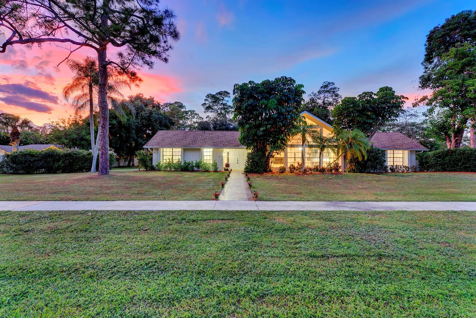 225 Sulky Way, Wellington FL 33414