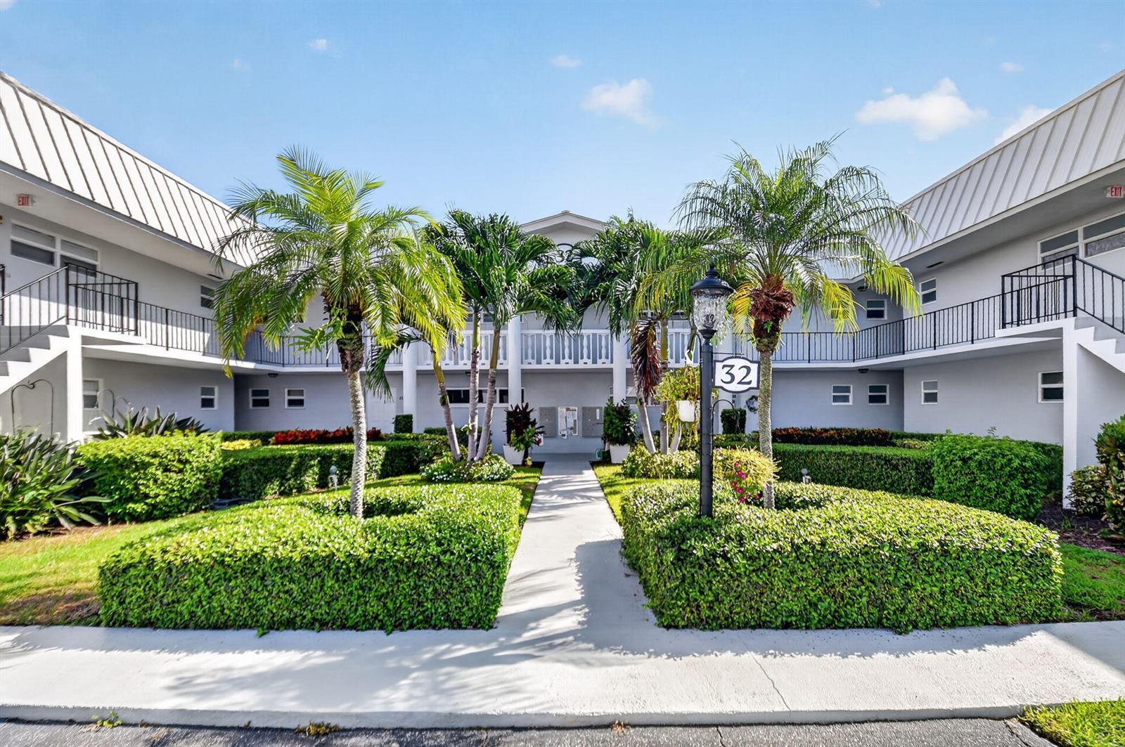 32 COLONIAL CLUB Drive # 102, Boynton Beach FL 33435
