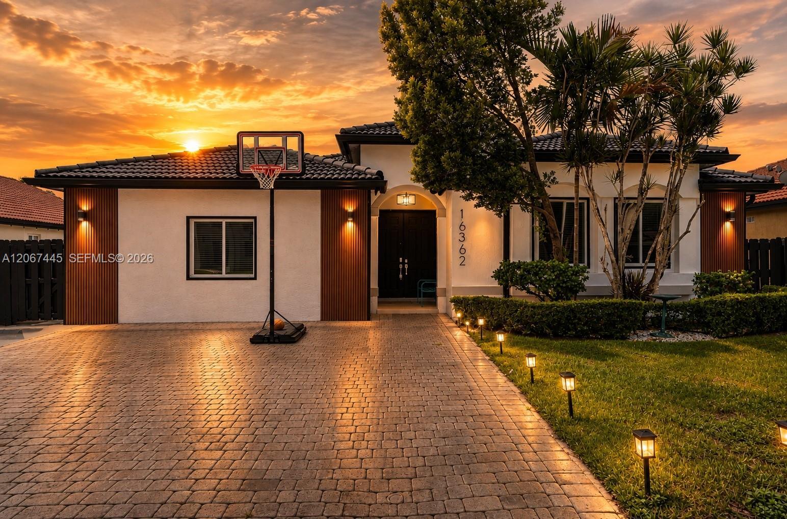 16362 SW 53rd Ter, Miami FL 33185