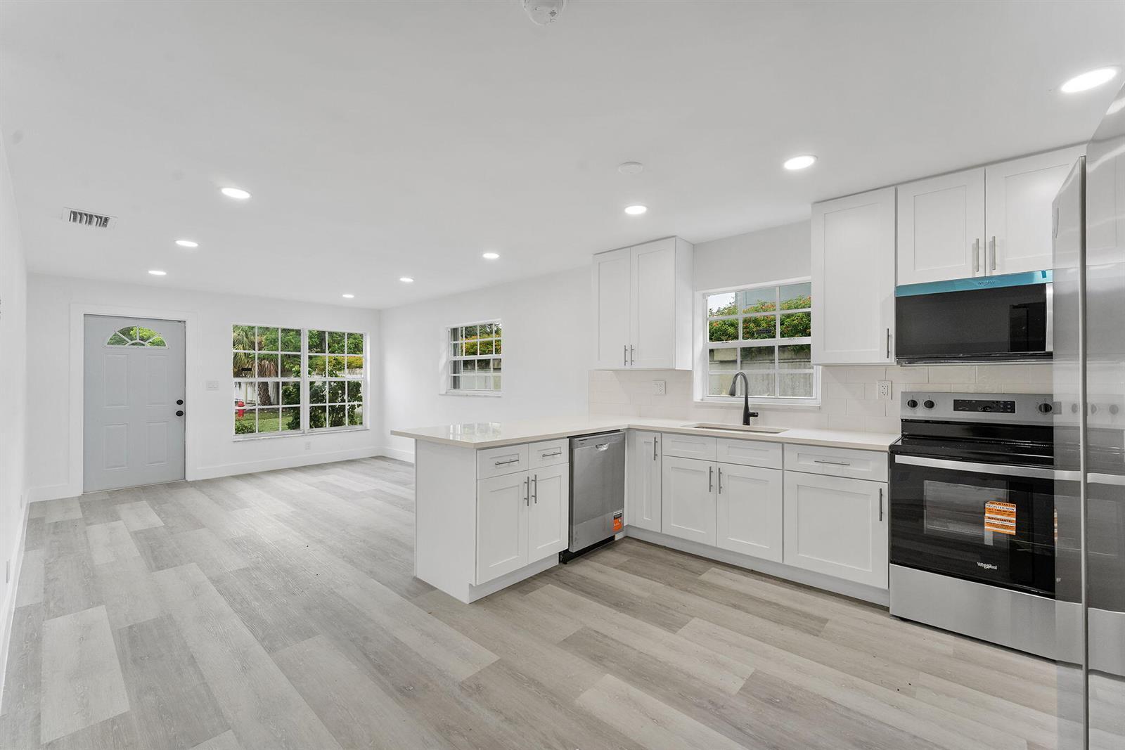 441 NW 2ND Avenue, Deerfield Beach FL 33441